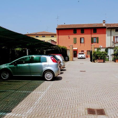 Residenza Il Giglio Bed & Breakfast Mozzecane Luaran gambar