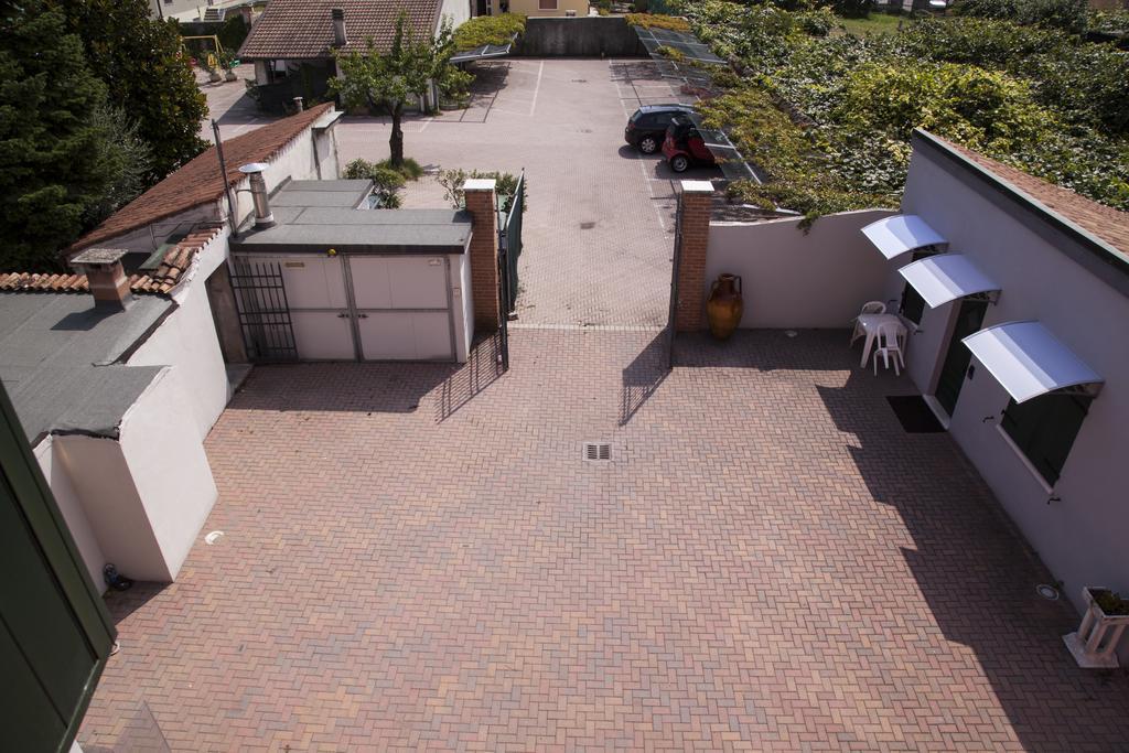 Residenza Il Giglio Bed & Breakfast Mozzecane Luaran gambar