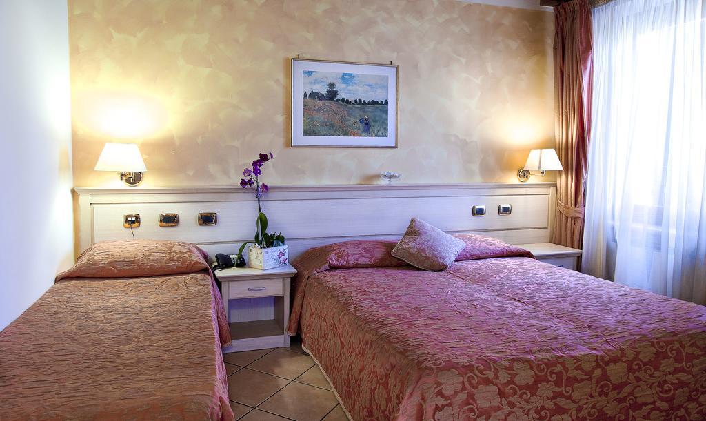 Residenza Il Giglio Bed & Breakfast Mozzecane Luaran gambar