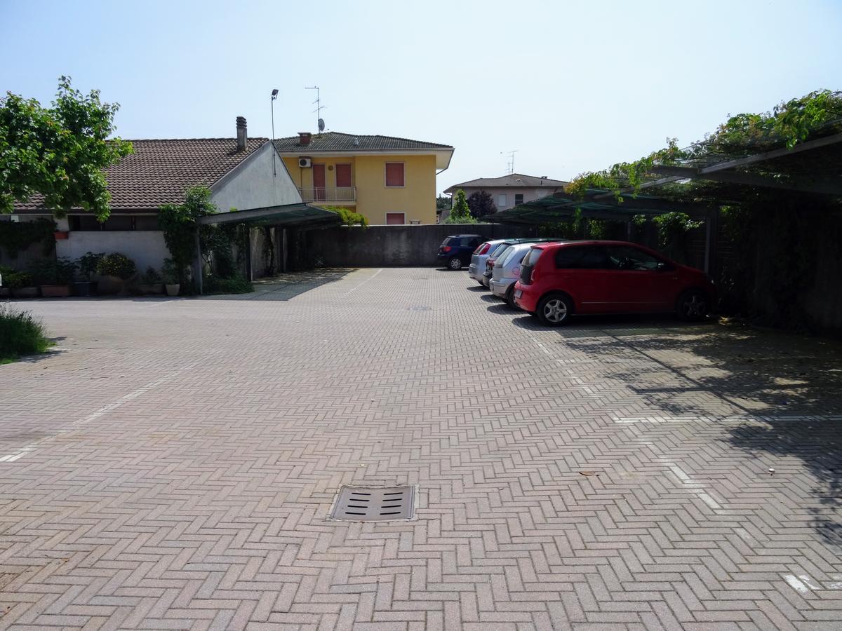 Residenza Il Giglio Bed & Breakfast Mozzecane Luaran gambar