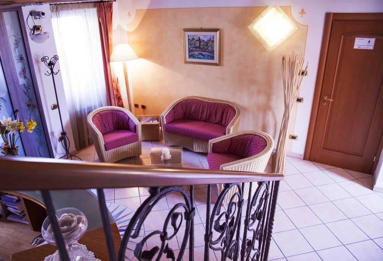 Residenza Il Giglio Bed & Breakfast Mozzecane Luaran gambar