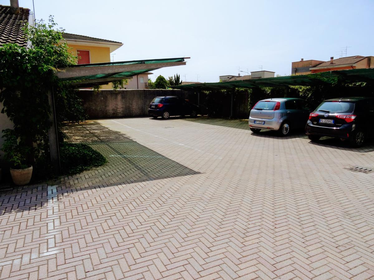 Residenza Il Giglio Bed & Breakfast Mozzecane Luaran gambar