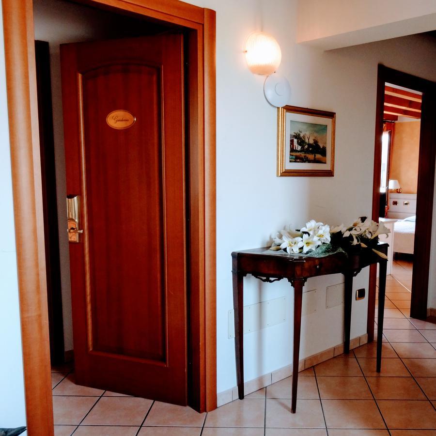 Residenza Il Giglio Bed & Breakfast Mozzecane Luaran gambar