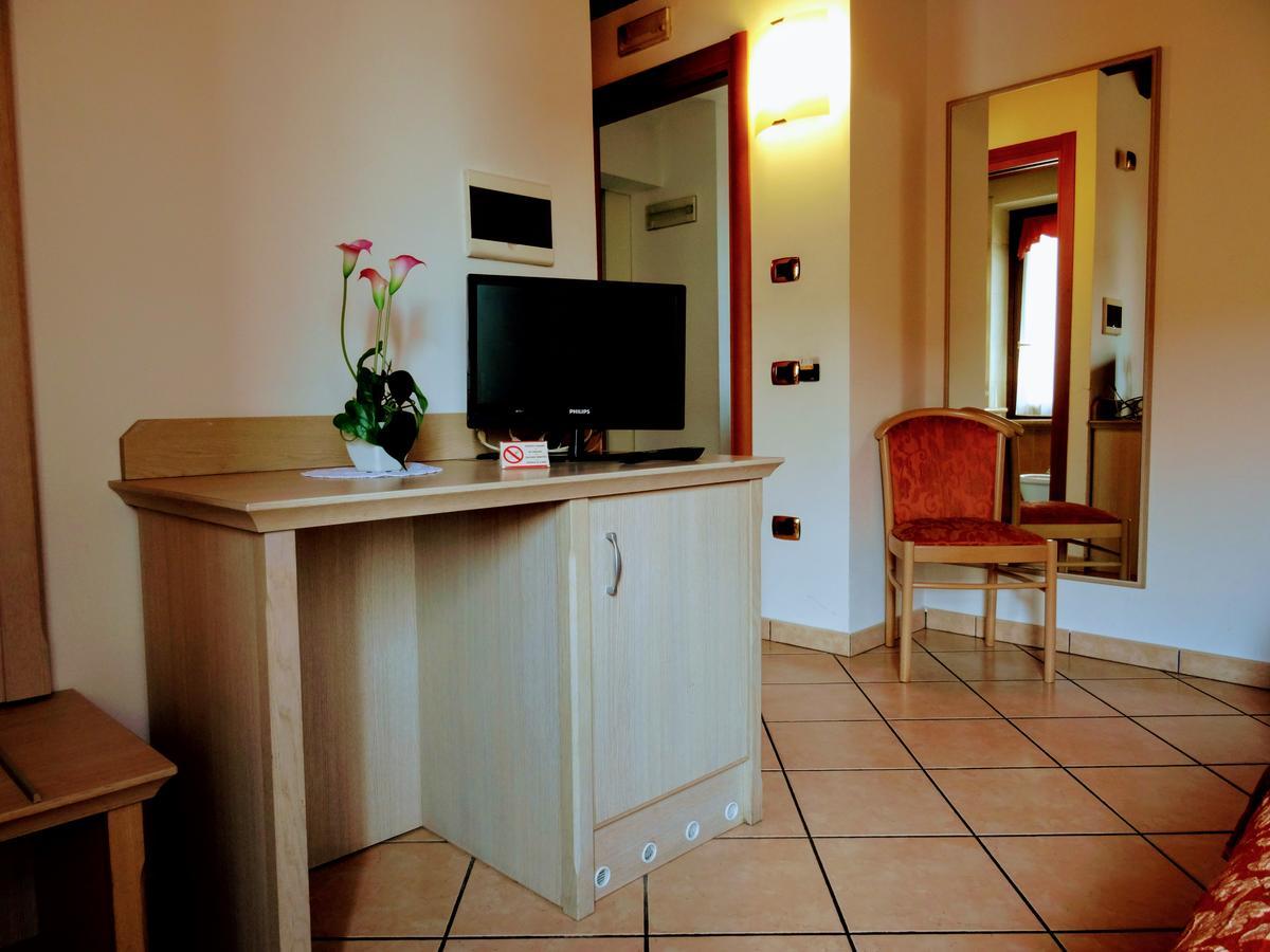 Residenza Il Giglio Bed & Breakfast Mozzecane Luaran gambar