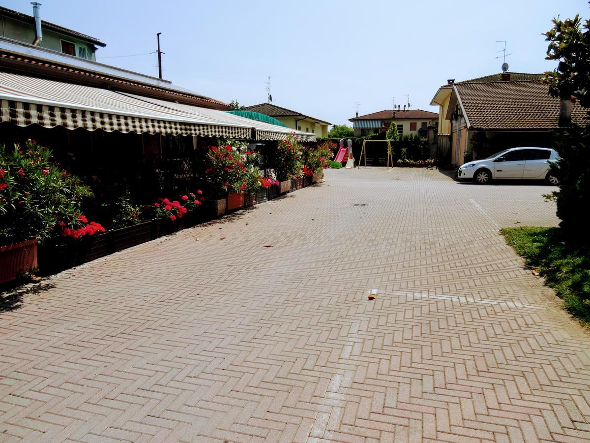 Residenza Il Giglio Bed & Breakfast Mozzecane Luaran gambar